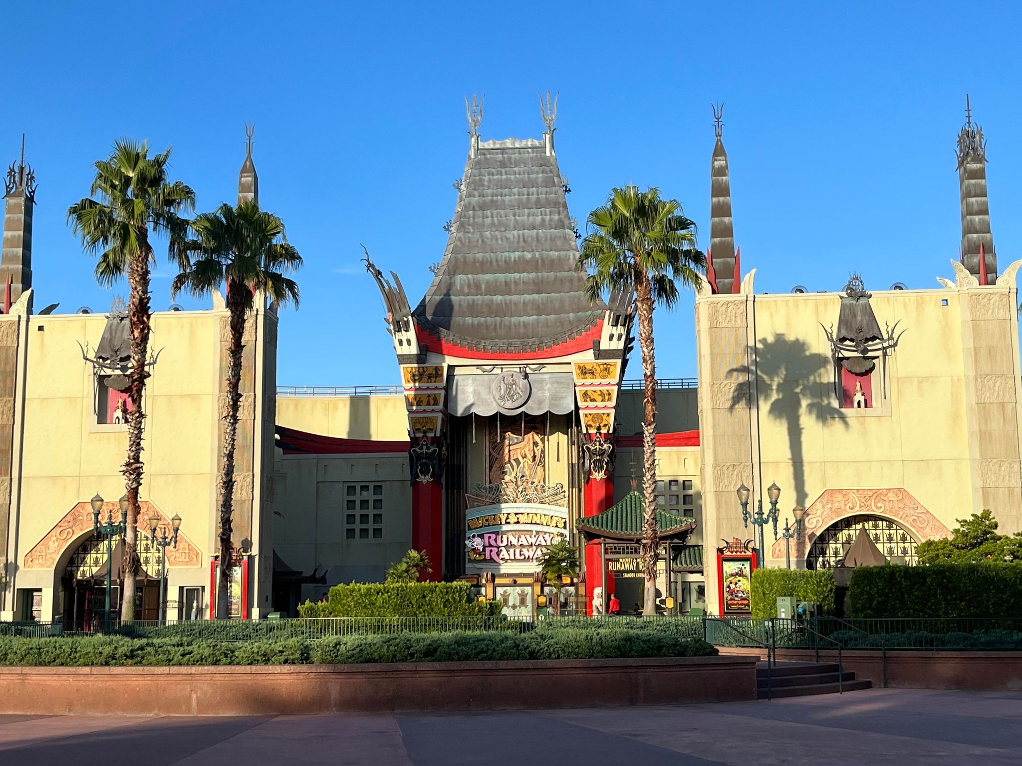 The Complete Guide to Hollywood Studios - I Could Show You the World